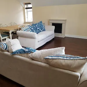 Holiday Homes Ashgrove Court Penthouses Apartment