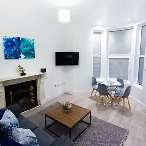 Willow Serviced - 37 Apartment