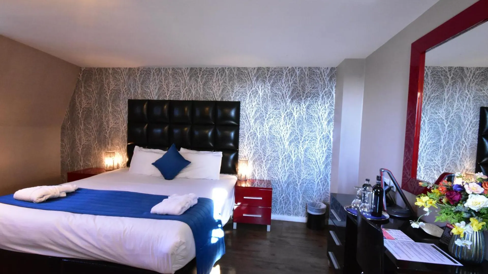 The Royal Hotel Cardiff 4*,  Reino Unido