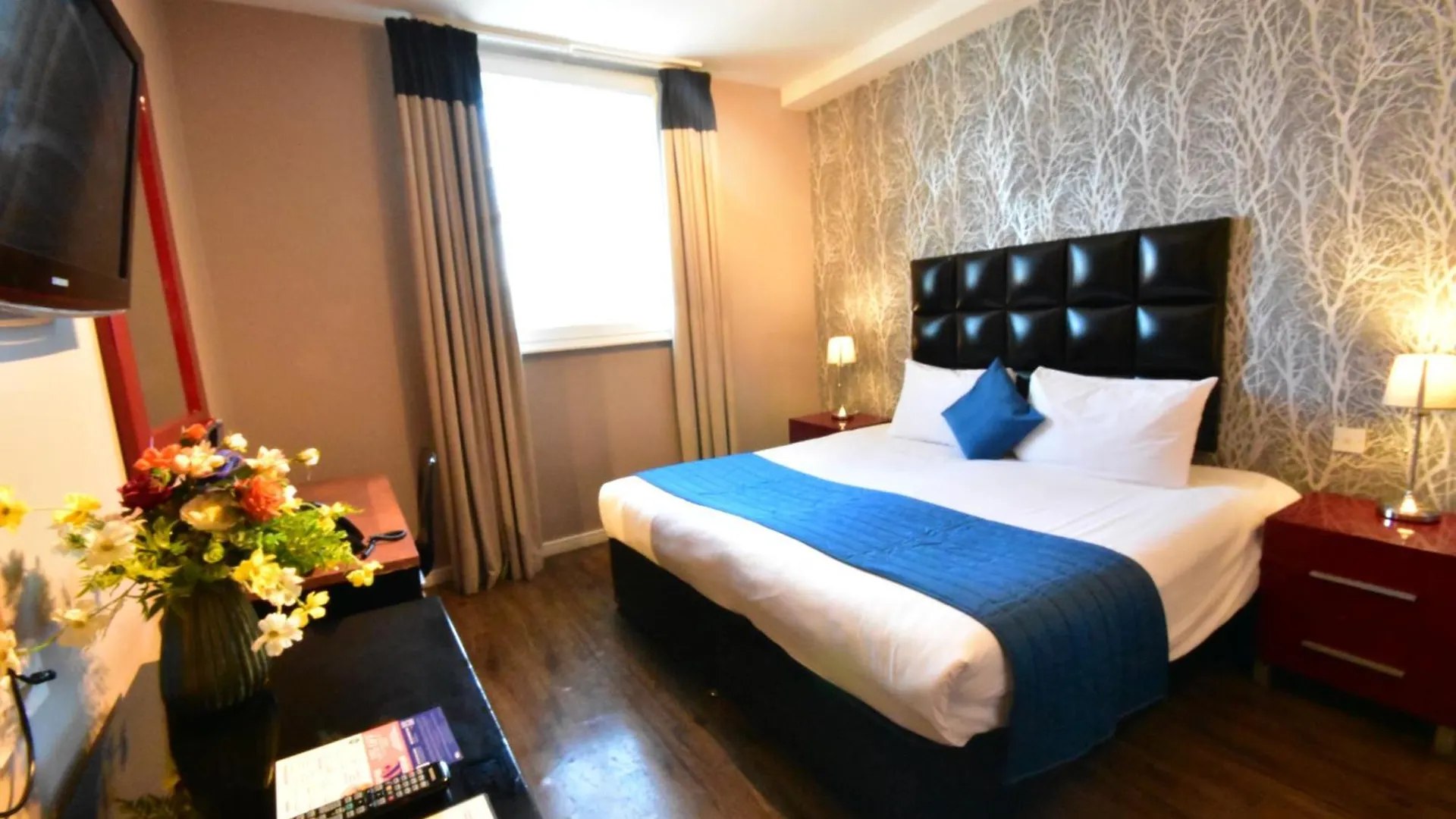 ****  The Royal Hotel Cardiff Reino Unido