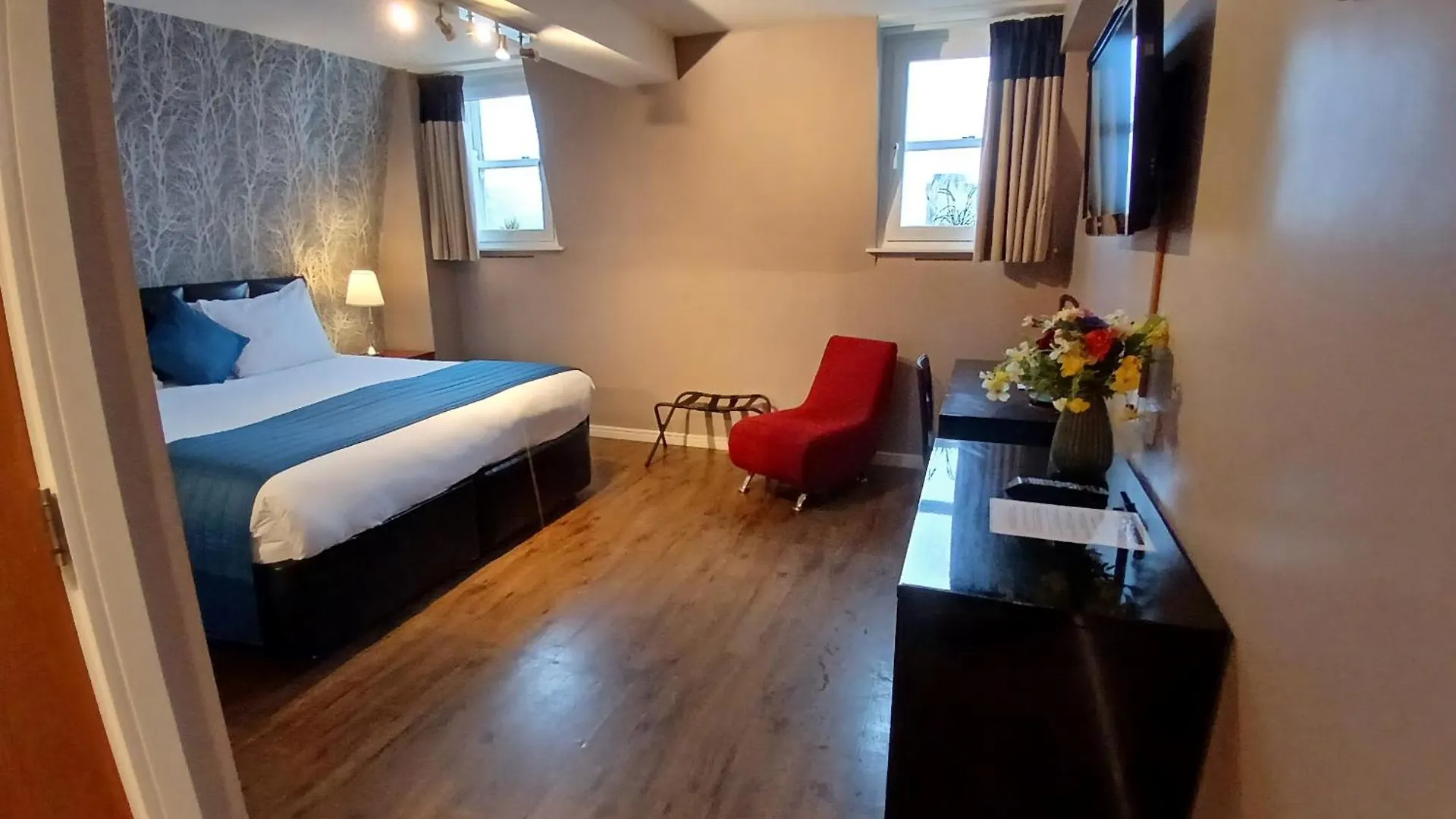 The Royal Hotel Cardiff 4*,  Reino Unido